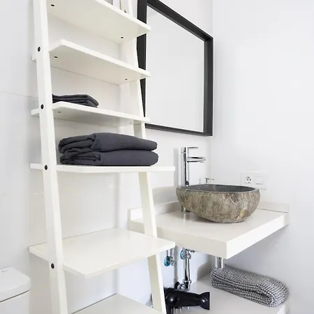 Minimalist La Pecera אדחה