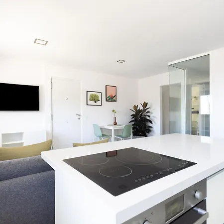 Minimalist La Pecera Daire *