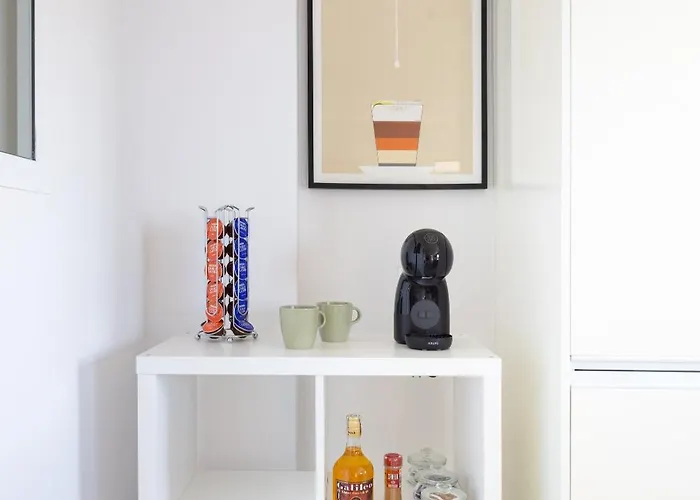 Minimalist La Pecera Адехе