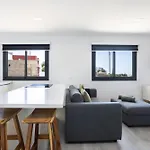 Minimalist La Pecera