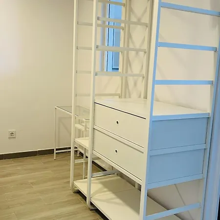 Minimalist La Pecera Apartment
