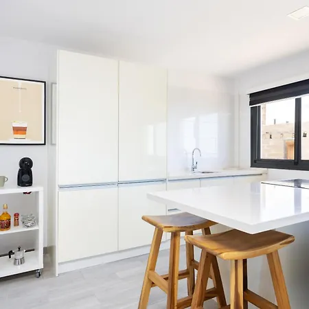 Minimalist La Pecera *