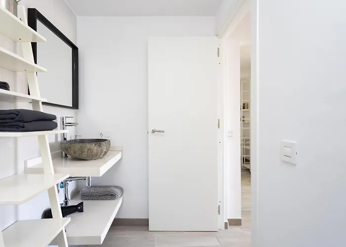 Minimalist La Pecera * Адехе