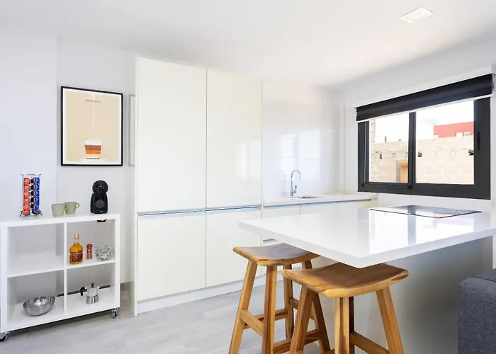 Minimalist La Pecera *