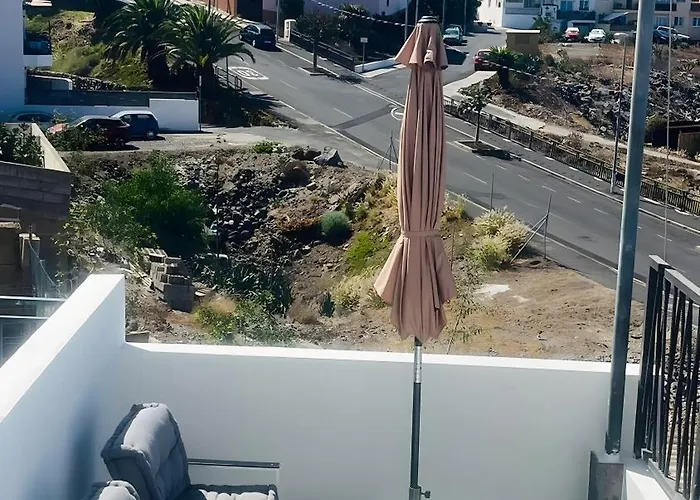 Minimalist La Pecera *